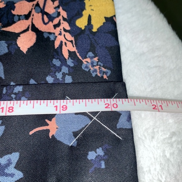 MLoft black/floral fully lined skirt size 4 NWT - Picture 3 of 7